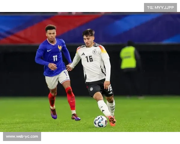 卡斯特罗普染红成转折点 拜仁多打一人后成功攻破门兴防线